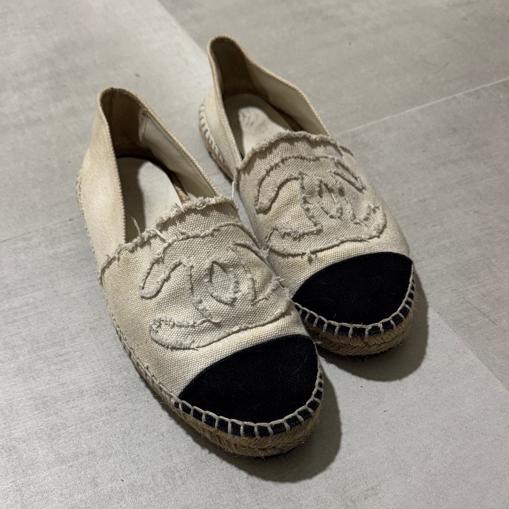 CHANEL Beige and Black Espadrilles 100% AUTHENTIC